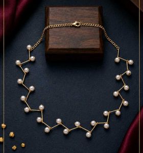 Elegant Pearl & Gold Tone Necklace