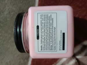 Dr.Rashel Strawberry Cream
