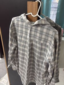 Uniqlo Plaid Button-Up Shirt
