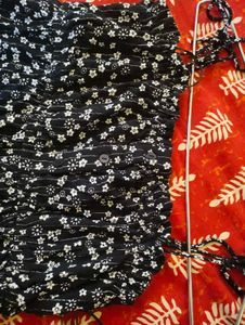Floral Print Midi dress with free de