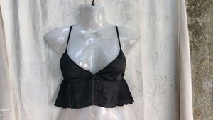 12810. Black cami crop top