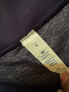 Lululemon crop pant small size