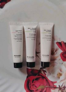 Minimalist skincare combo of moisturizer+sunscreen