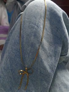 Elegant Bow Necklace