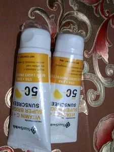 Sunswitch Vitamin C+E Super Bright Sunscreen