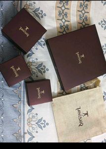 Tanishq Jewellery Box Set