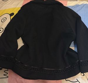Black cropped bolero jacket with lace trim 💕