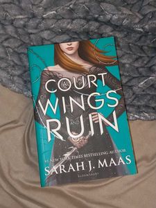 A Court of Wings and Ruin (First Edition)