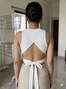 Xs,S,M-Open back with knot White Crop Top