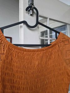 Orange Smocked Off-Shoulder Top Vero Moda (L)