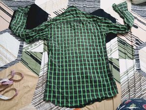 Men's Green Plaid Long Sleeve Shirt