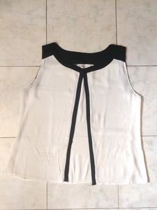 Beautiful Black And White Shrug Overseas Brand
