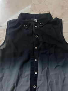 Sleeveless Ombre Collared Shirt
