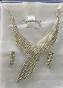 Necklace set &amp; earrings