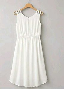 Chic White Sleeveless Dress