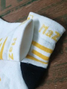 Stylish White &amp; Yellow Striped Socks