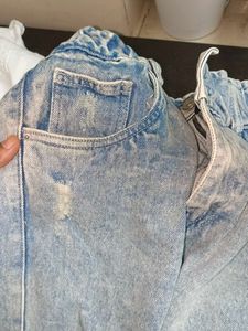 Light Wash High-Waisted Jeans