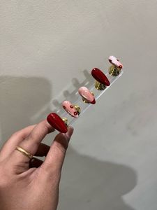 Chic Red &amp; Glittery Heart Press-On Nails 10 tips