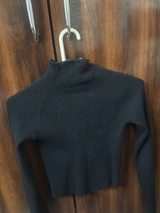 Black High Neck Long Sleeve crop Top