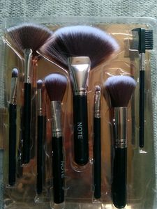 8 Makeup Brushes Only At 199rs