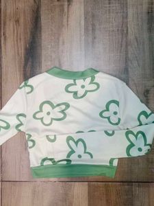 Cute Floral V-Neck Cropped Top