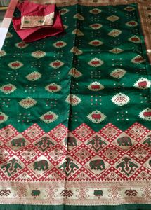 Elegant Green &amp; maroon banarasi Sari with blouse