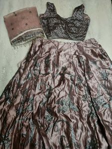 Crop Top With Skirt