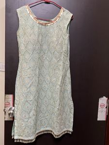 Elegant Embroidered Kurti