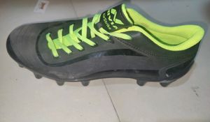 NIVIA mens Football Shoes. Unused.No Coins.