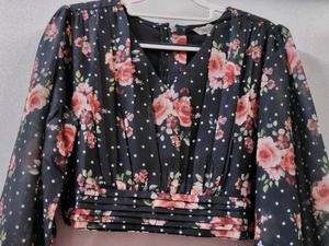 Floral Print V-Neck Crop Top