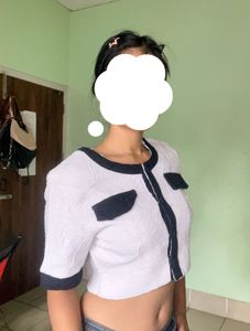 Chic Cropped White Knit Top