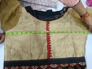 unsued korien gown