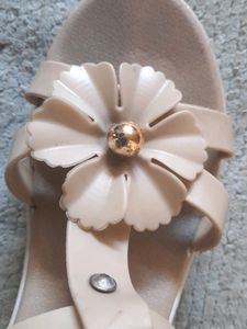 Very Comfortable Sandals Size 4.5