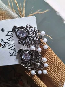 1 pair &amp; Pearl Earrings 🆓 gift 🎁 inside