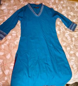 Women V-Neck Threadwork Kurta