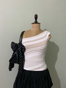Chic One-Shoulder Top