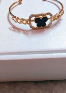 Elegant Jewelry Set - Bracelet, Necklaces &amp; Earrin