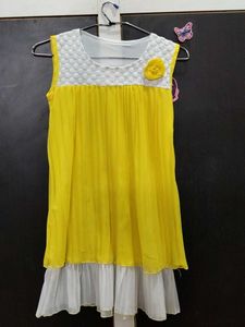 Girls Yellow sleeveless top
