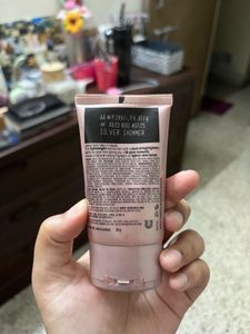 Lakme 9 to 5 Lumi Lit Cream- Silver