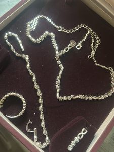 Sparkling Jewellery Set with Ring