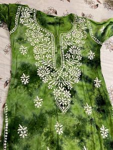 Green Tie-Dye Chikankari Kurta