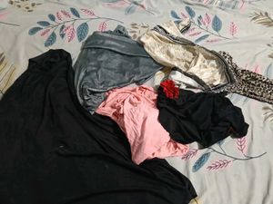 little Abaya with 4 scaff