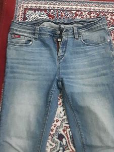 2 Pairs of Women's Jeans