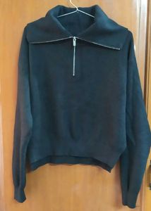 Stylish Black Pullover