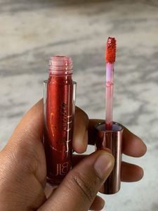 JLB Shimmery Lip topper