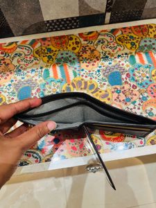 US brand - Roots Leather Bifold Wallet