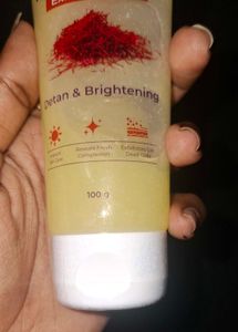 Sanfe kesar instant glow Exfoliating gel