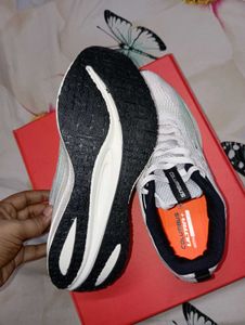Columbus Men's White Running Shoes