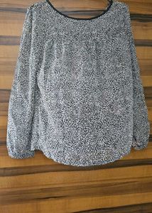 Chic Leopard Print Long Sleeve Top