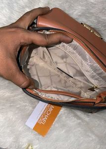 Micheal kors slingbags